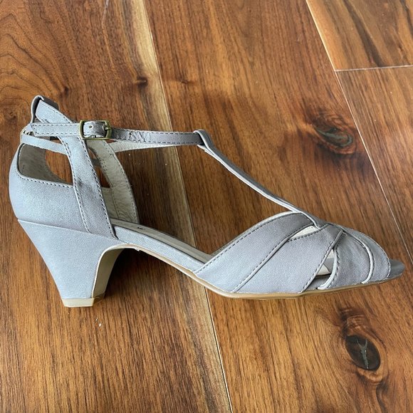 Chelsea Crew vintage look T-strap heels | Gray | Women's 39 - Picture 5 of 6